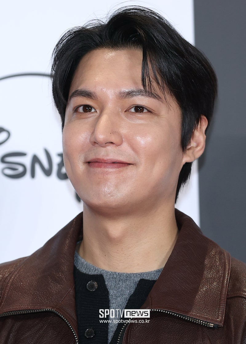 粉丝拍下的李敏镐瞬间