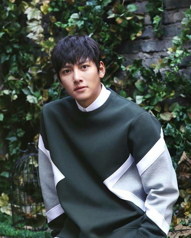 粉絲拍下的池昌旭瞬間