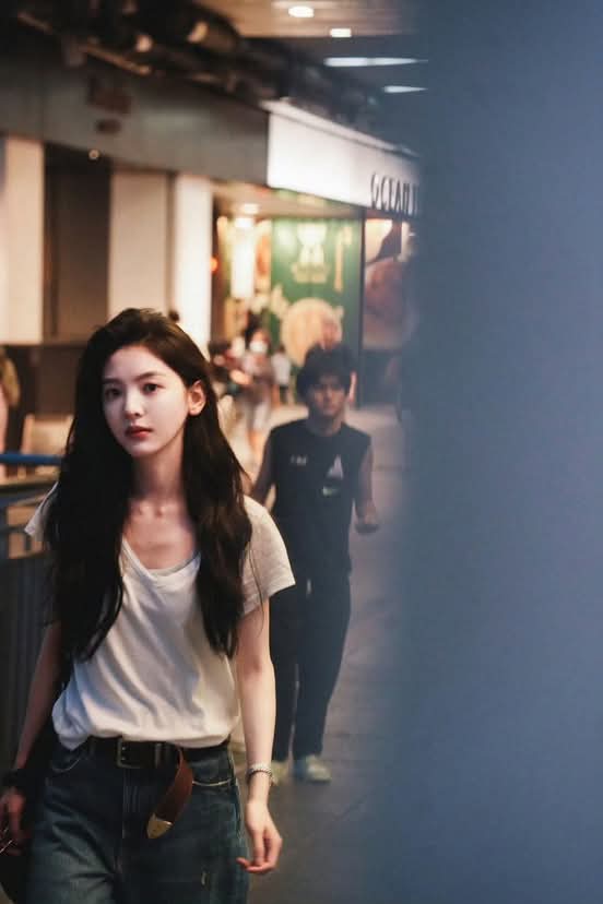 Behind-the-scenes cut of Zhang Ruonan