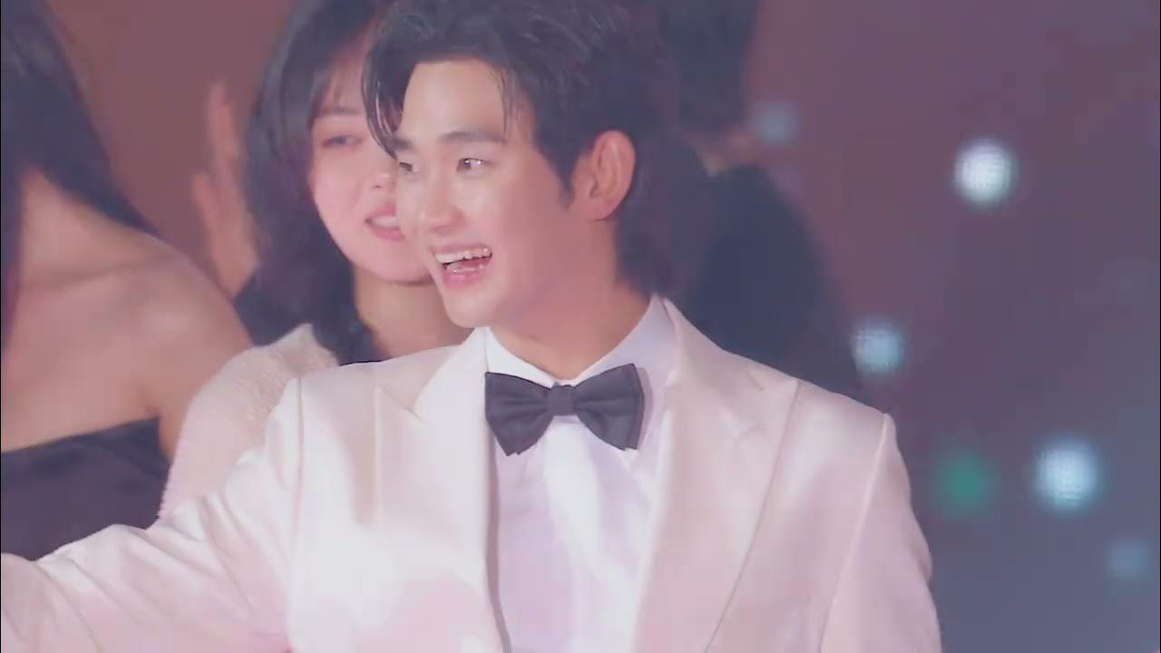 粉絲拍下的金秀賢瞬間