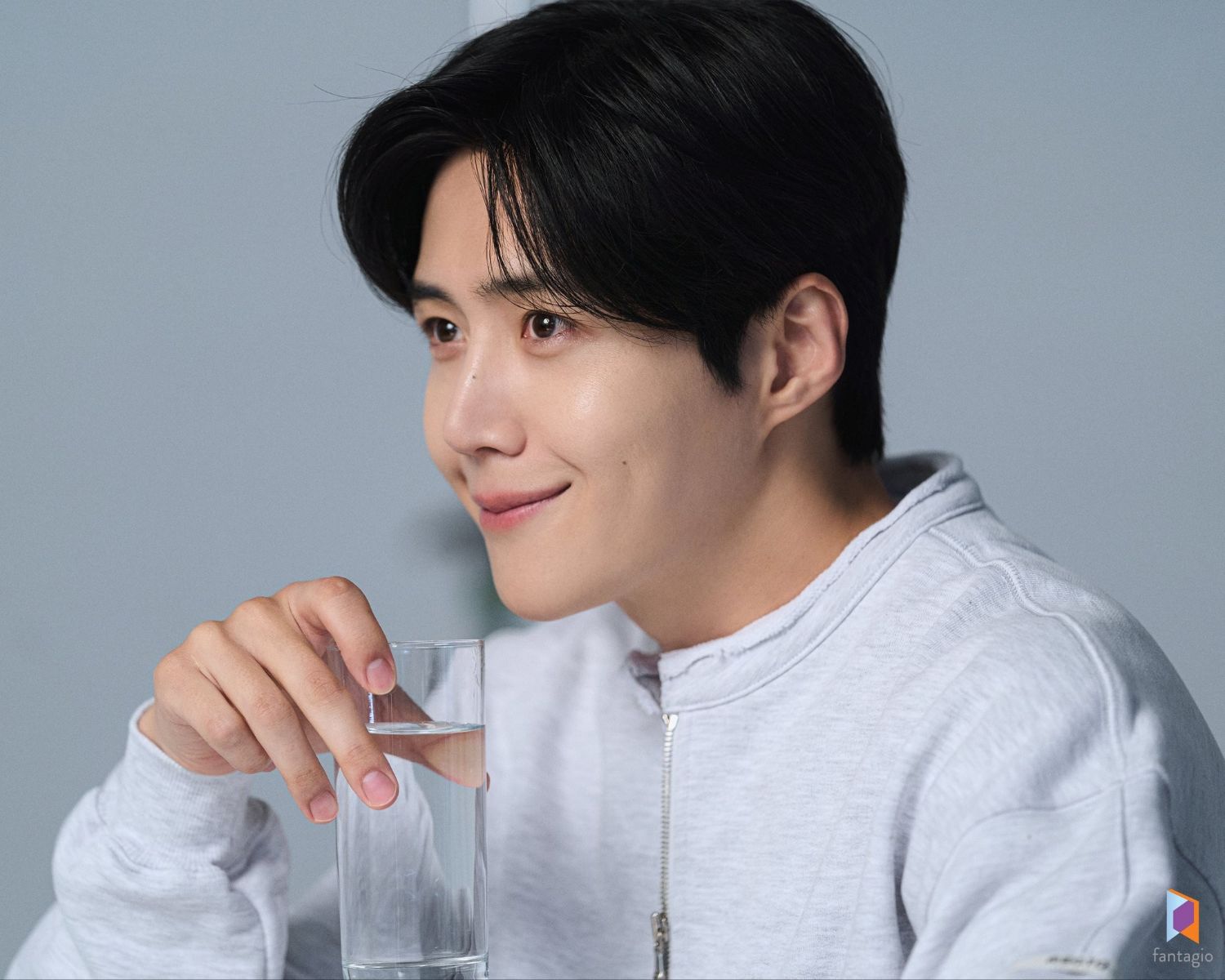 Behind-the-scenes cut of Kim Seonho