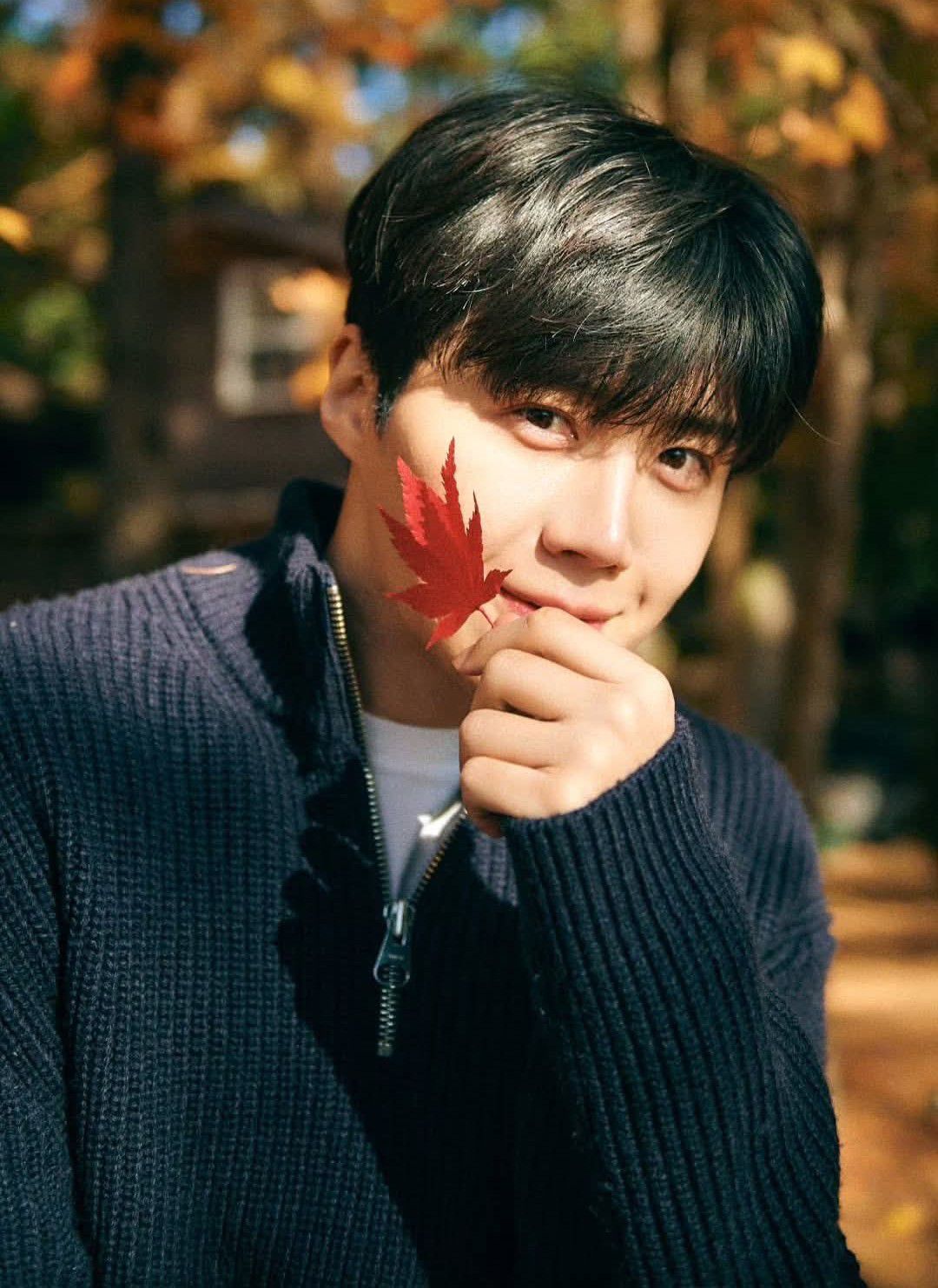 Behind-the-scenes cut of Kim Seonho