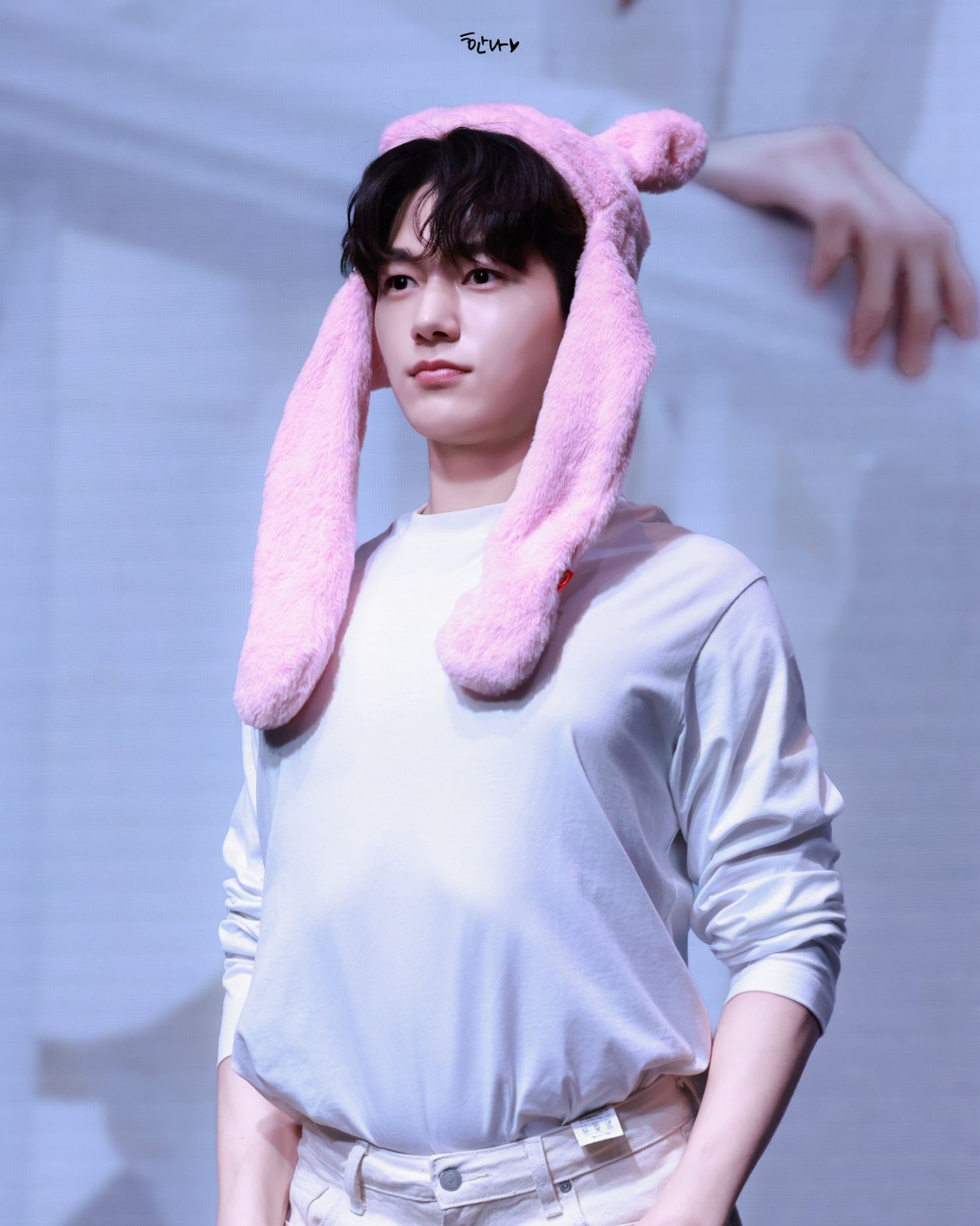 Latest photo of Kim Myungsoo (L)