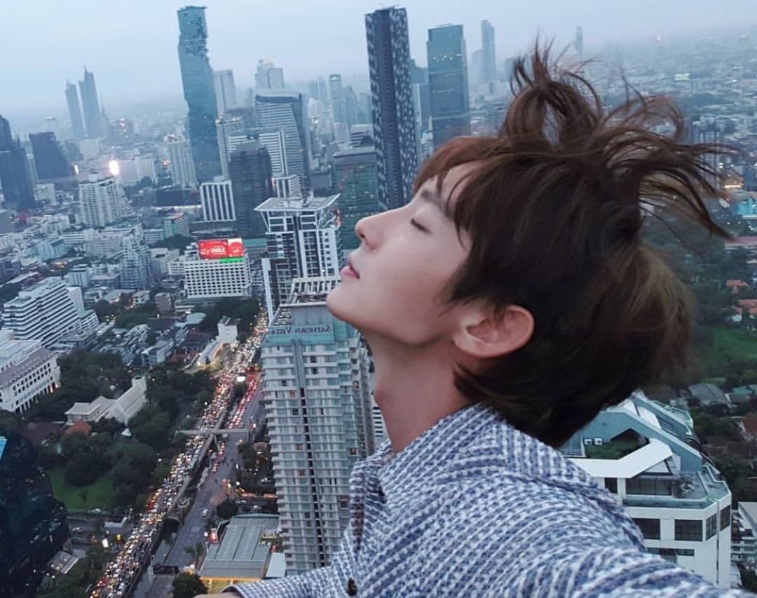 A moment captured by a fan of Lee Joongi