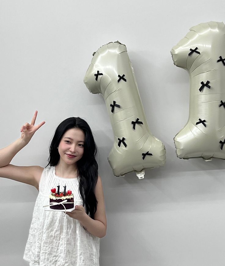 Recent activity shot of Yeri (1999)