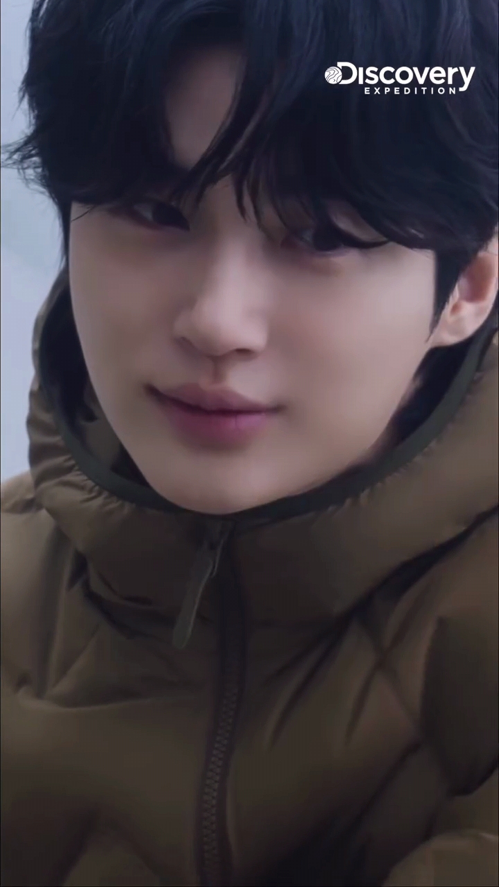 Today's popular wallpaper in Byeon Wooseok community