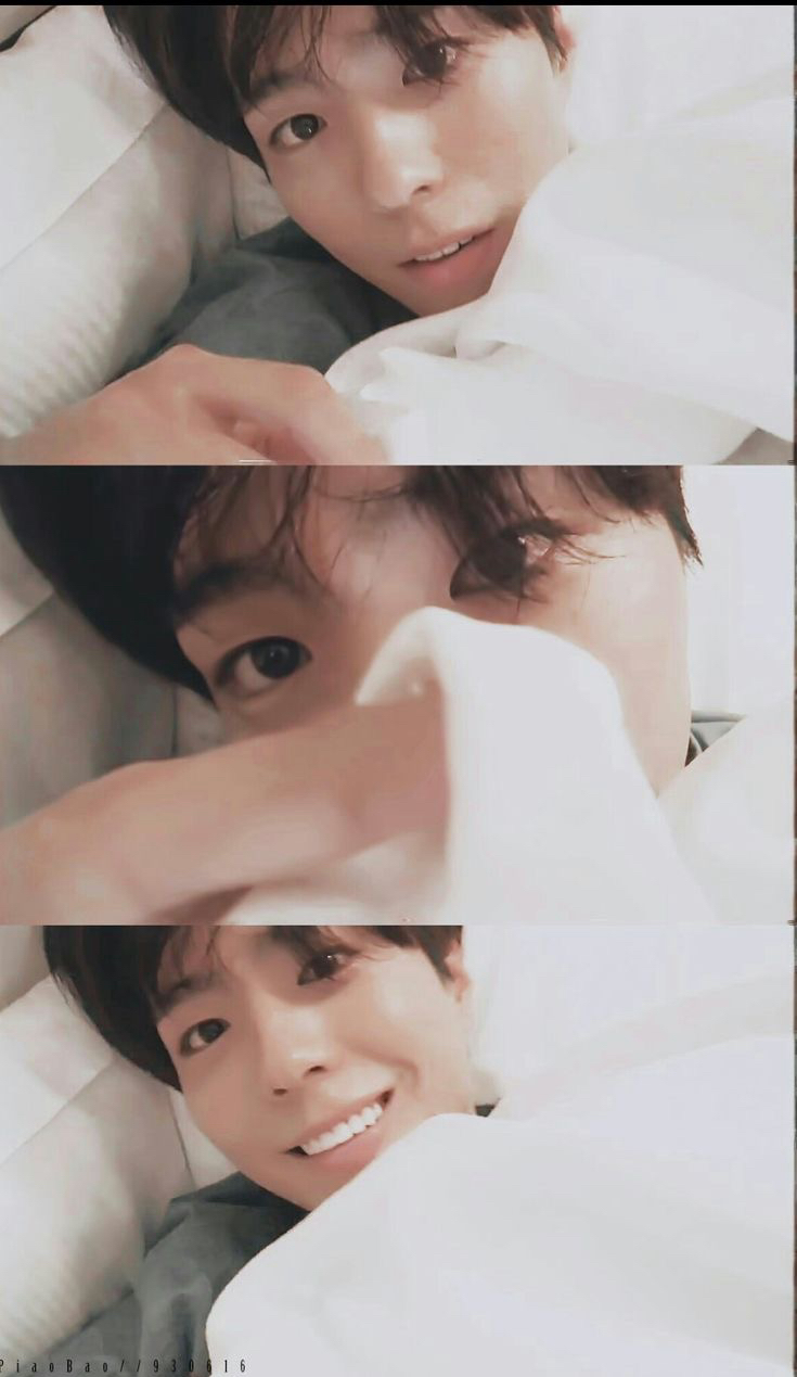 A moment captured by a fan of Lee Hyunwoo