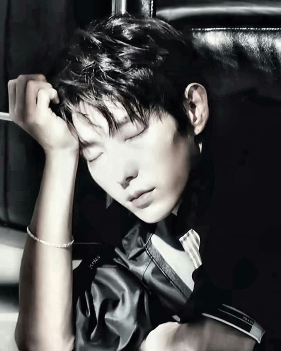 A moment captured by a fan of Lee Joongi