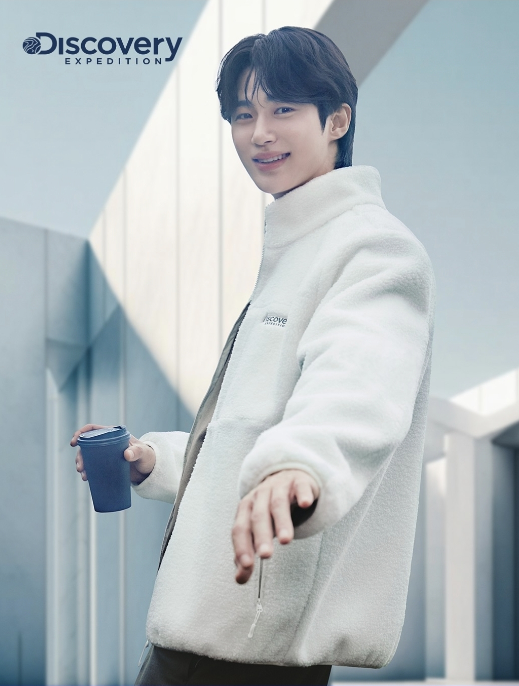 Behind-the-scenes cut of Byeon Wooseok