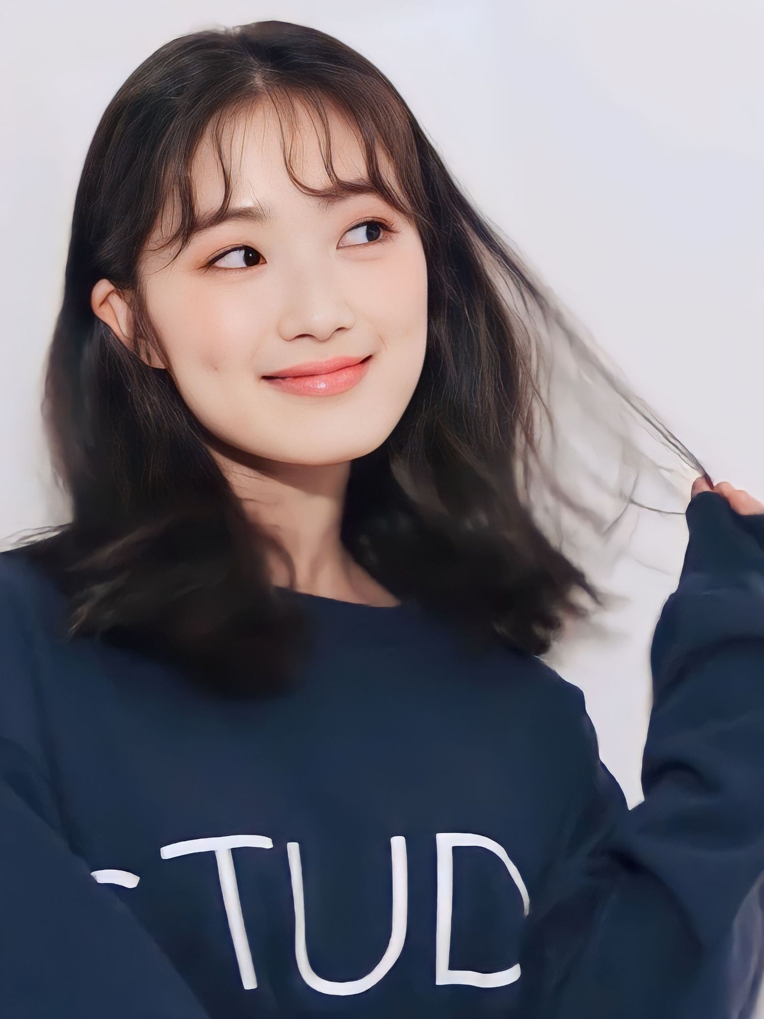 Behind-the-scenes cut of Kim Hyeyoon