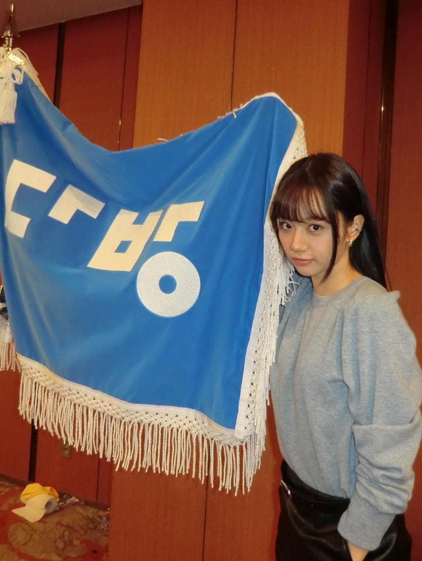 Behind-the-scenes cut of Hyeri