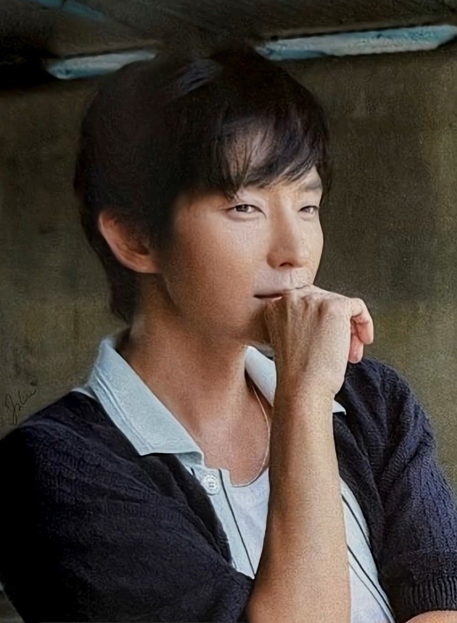Recent activity shot of Lee Joongi