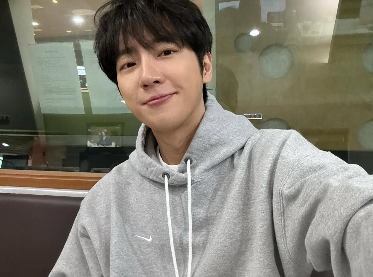 Behind-the-scenes cut of Lee Sangyeob
