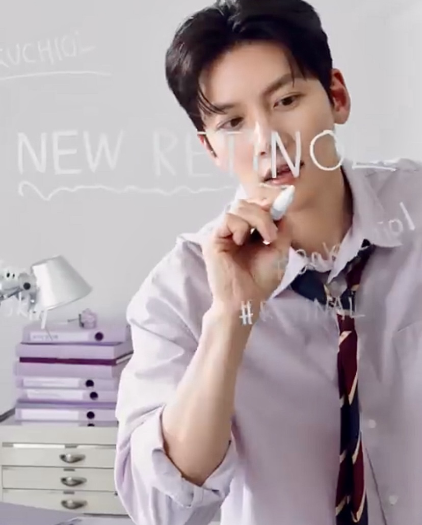 粉丝拍下的池昌旭瞬间