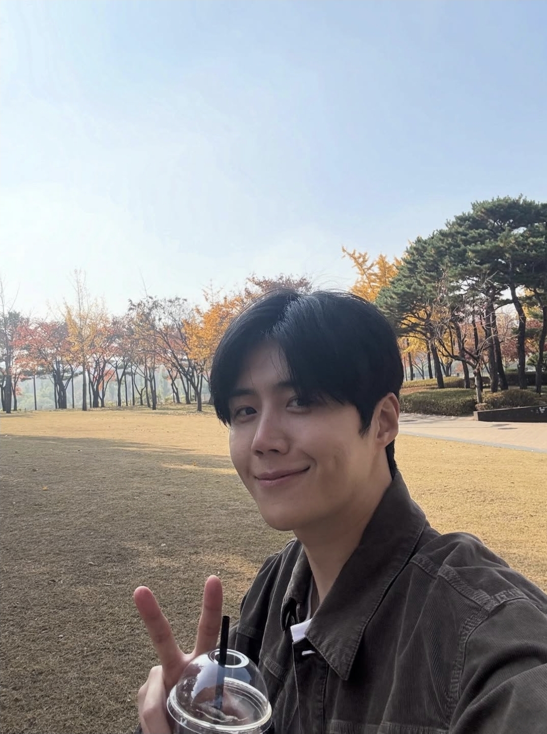 Behind-the-scenes cut of Kim Seonho