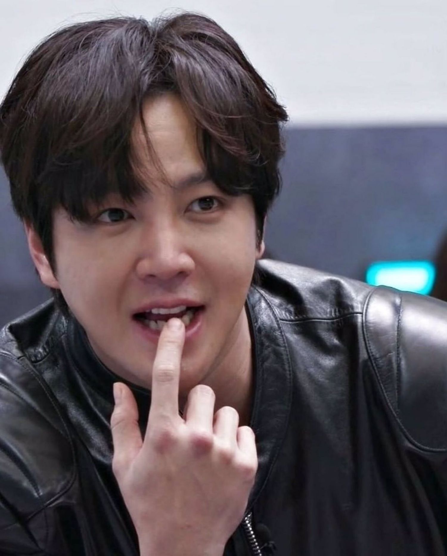 Latest photo of Jang Geunsuk