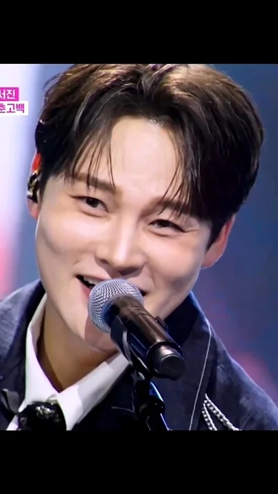 Emotional wallpaper shared by fans for Park Seojin