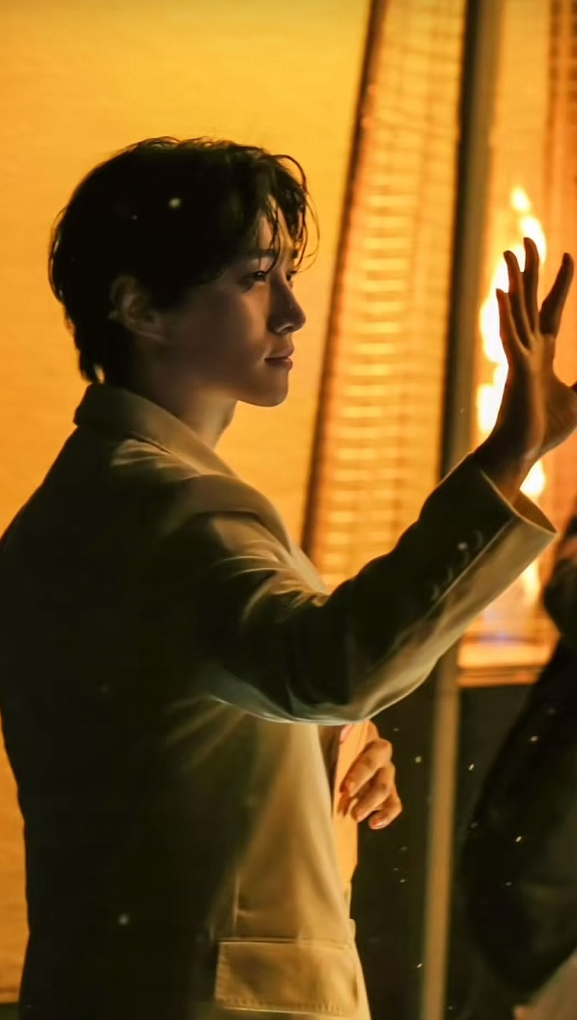 Recent activity shot of Lee Junho
