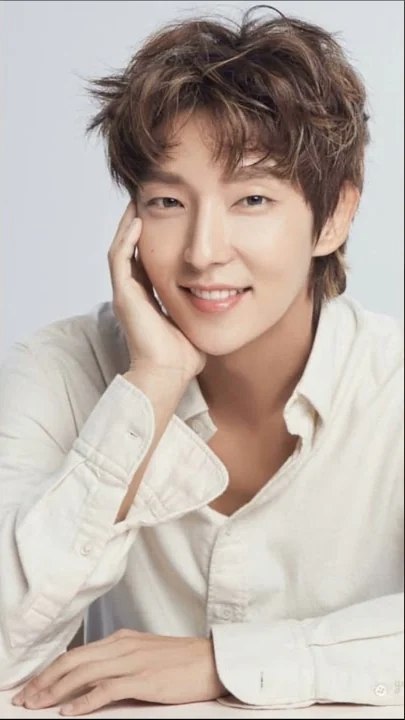Latest photo of Lee Joongi