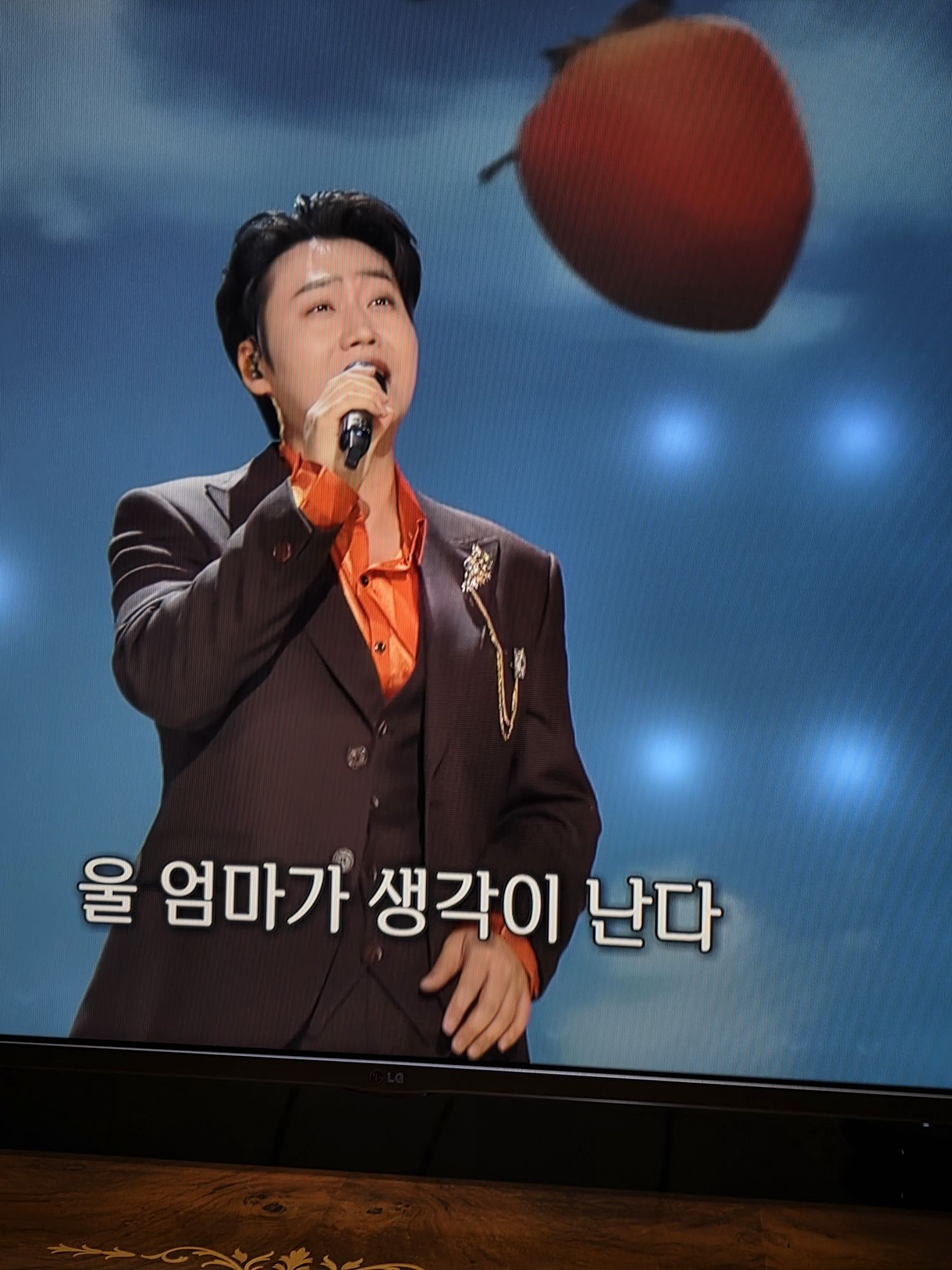 Behind-the-scenes cut of Min Soohyun