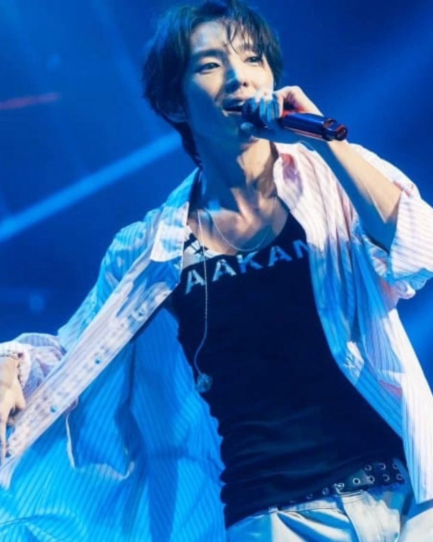 Behind-the-scenes cut of Lee Joongi