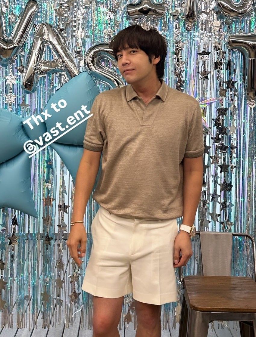 Recent activity shot of Jang Geunsuk