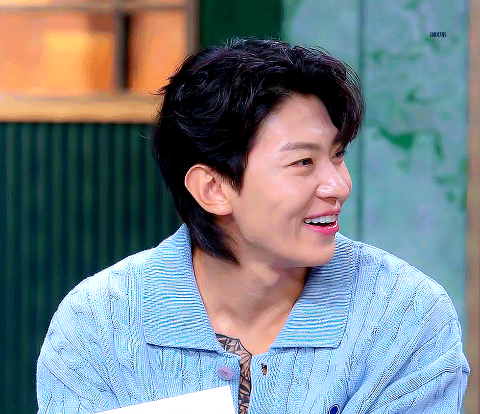 Behind-the-scenes cut of Dex