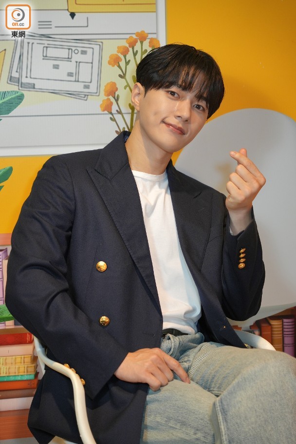 金明洙 (L)的近期活動照