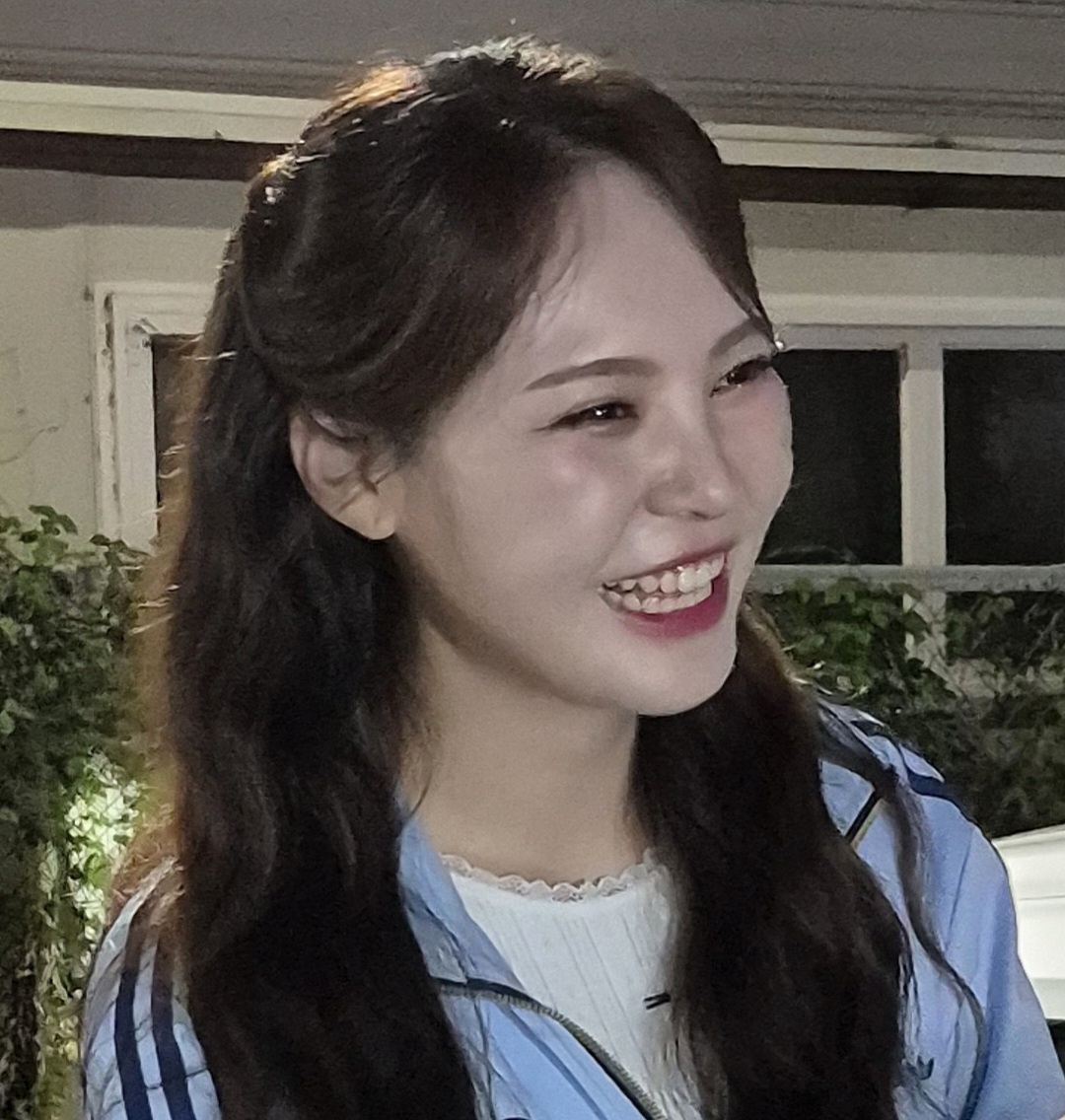 Behind-the-scenes cut of Miss Kim