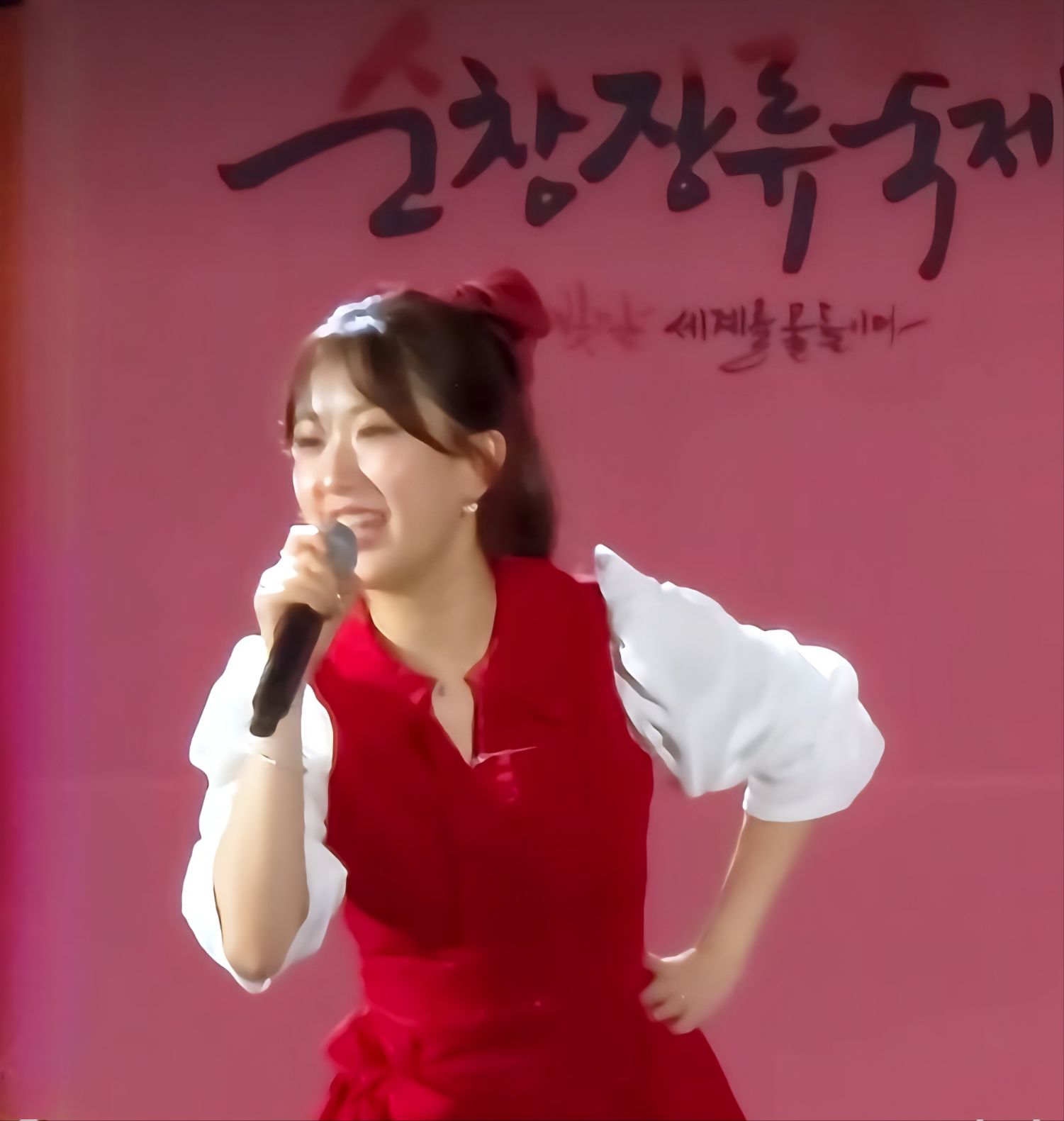 Momen yang diabadikan oleh penggemar Jeon Yujin