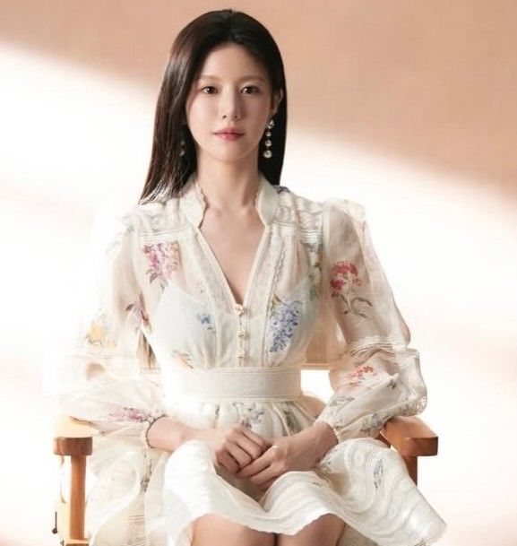 Behind-the-scenes cut of Go Younjung