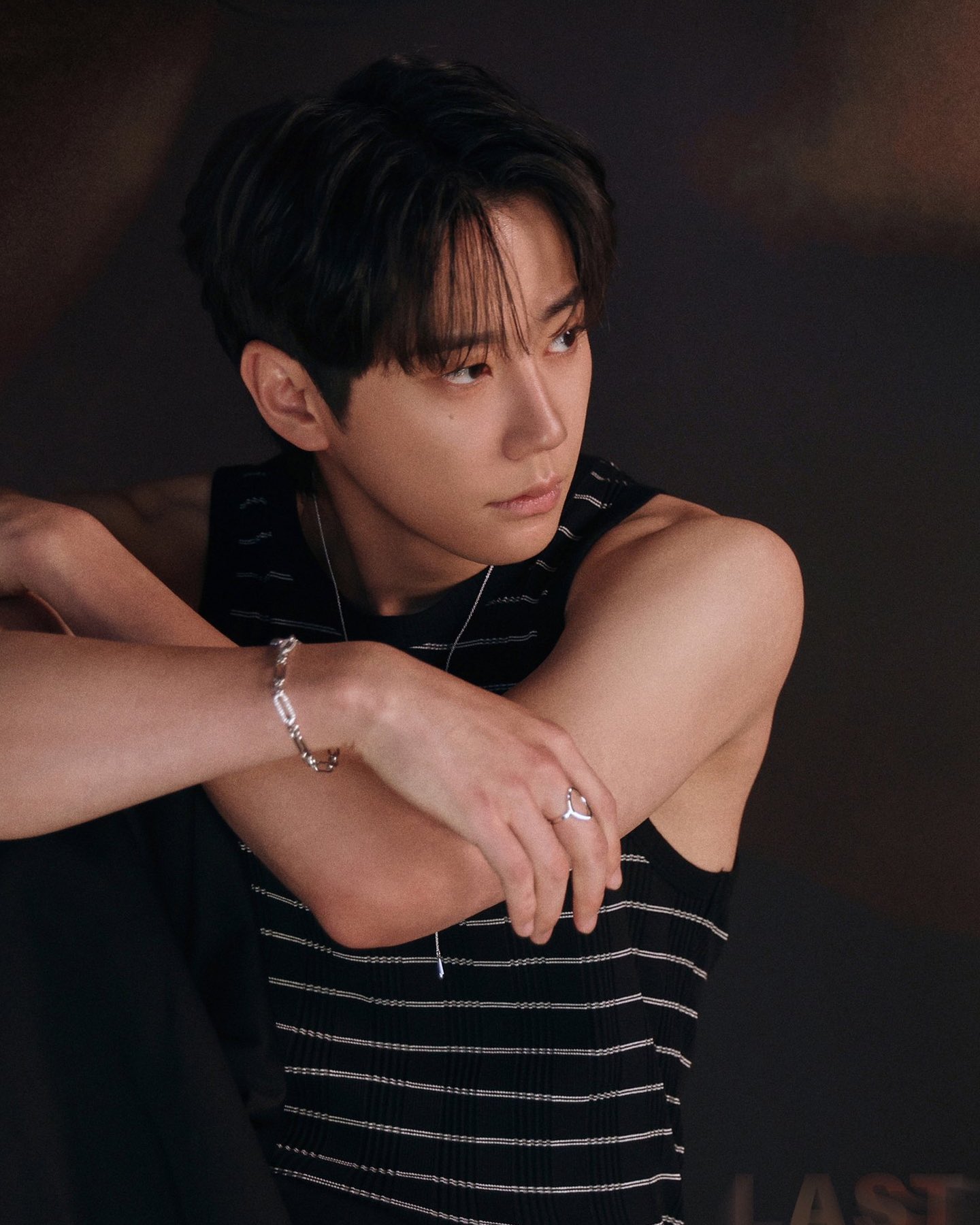 Behind-the-scenes cut of Lee Junyoung