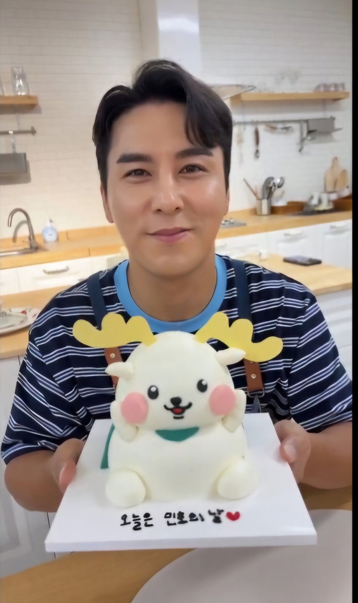 Jang Minho background image recommended by Choeaedol Celeb fandom