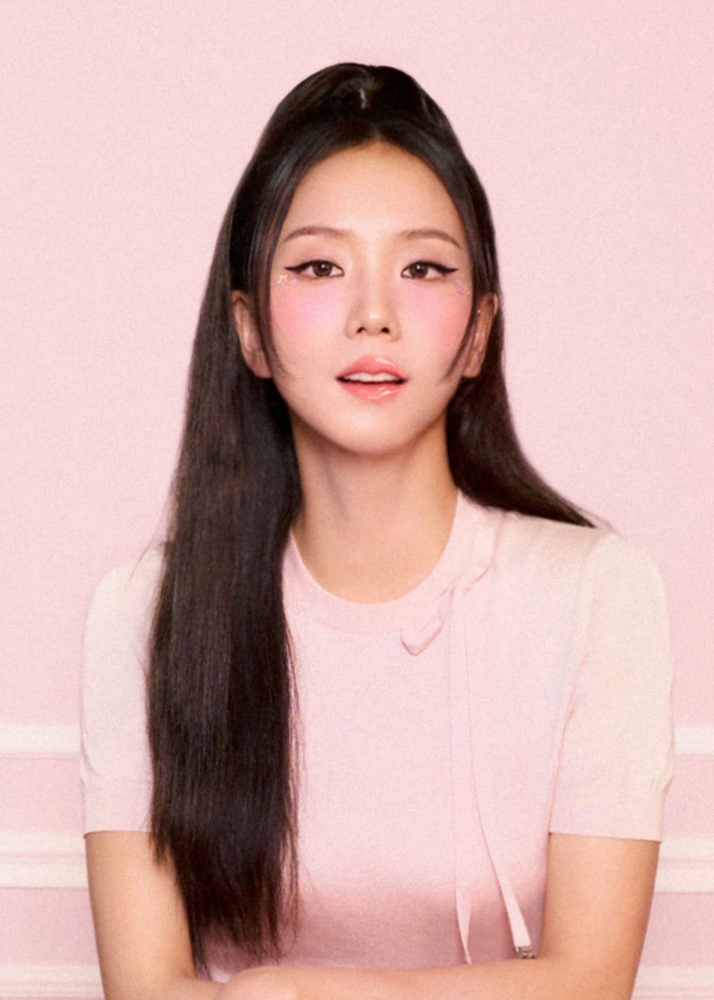 Behind-the-scenes cut of Jisoo (1995)