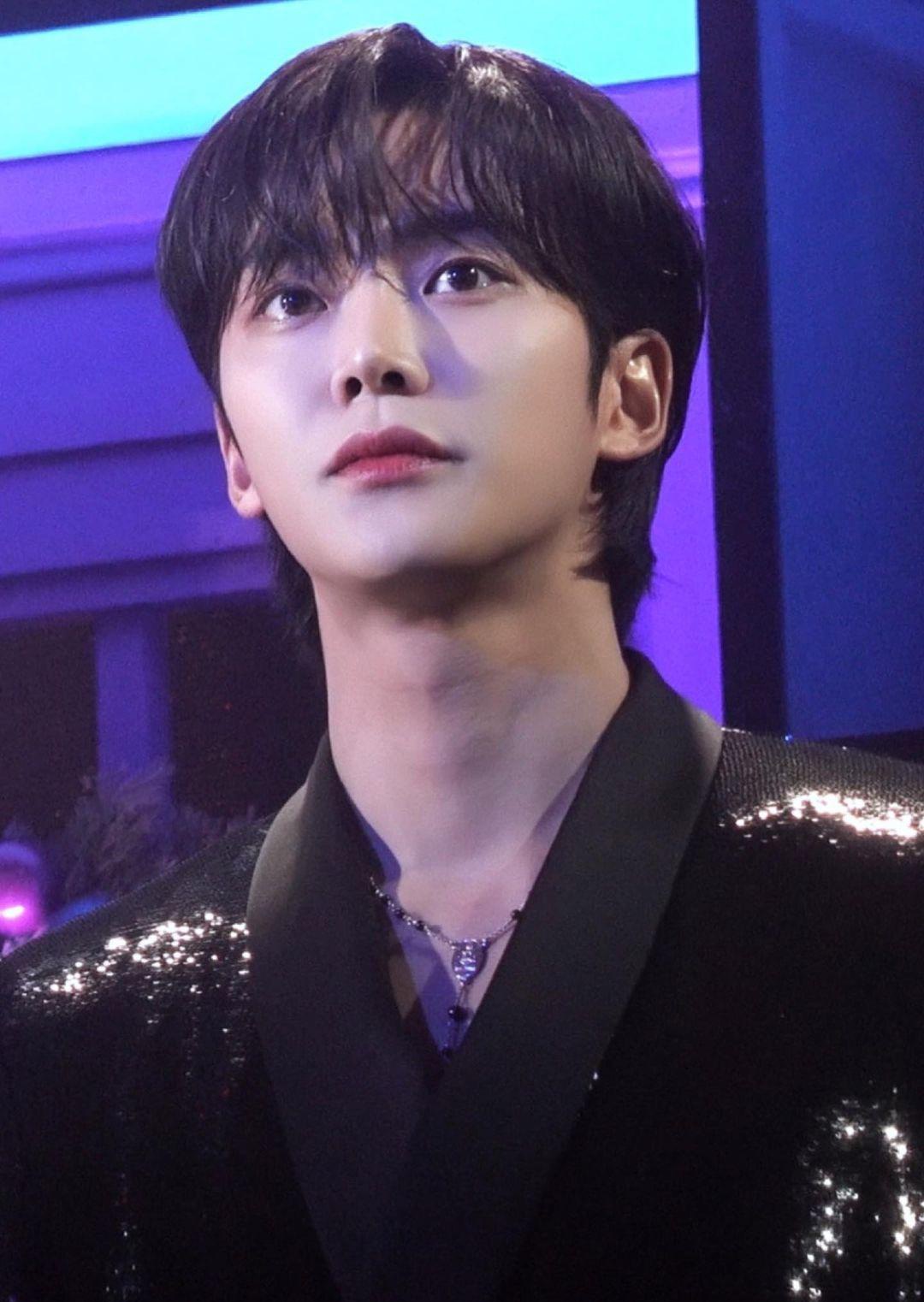 Behind-the-scenes cut of Rowoon