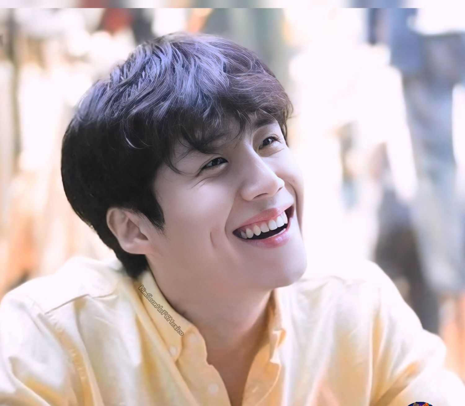 粉絲拍下的金宣虎瞬間