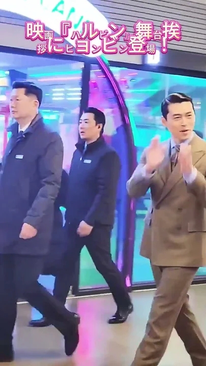 A moment captured by a fan of Hyun Bin