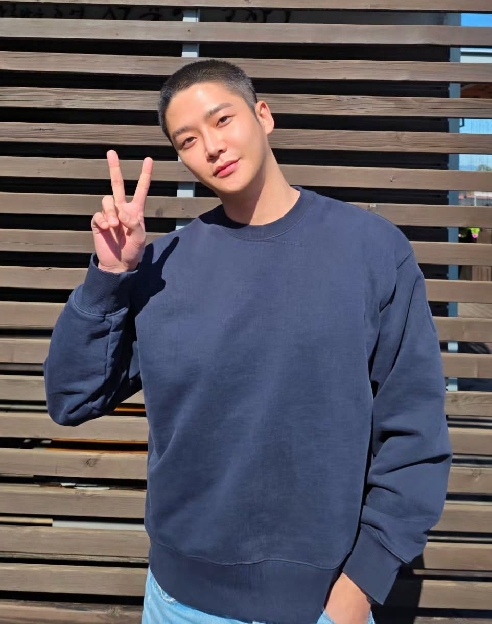 로운의 비하인드 컷