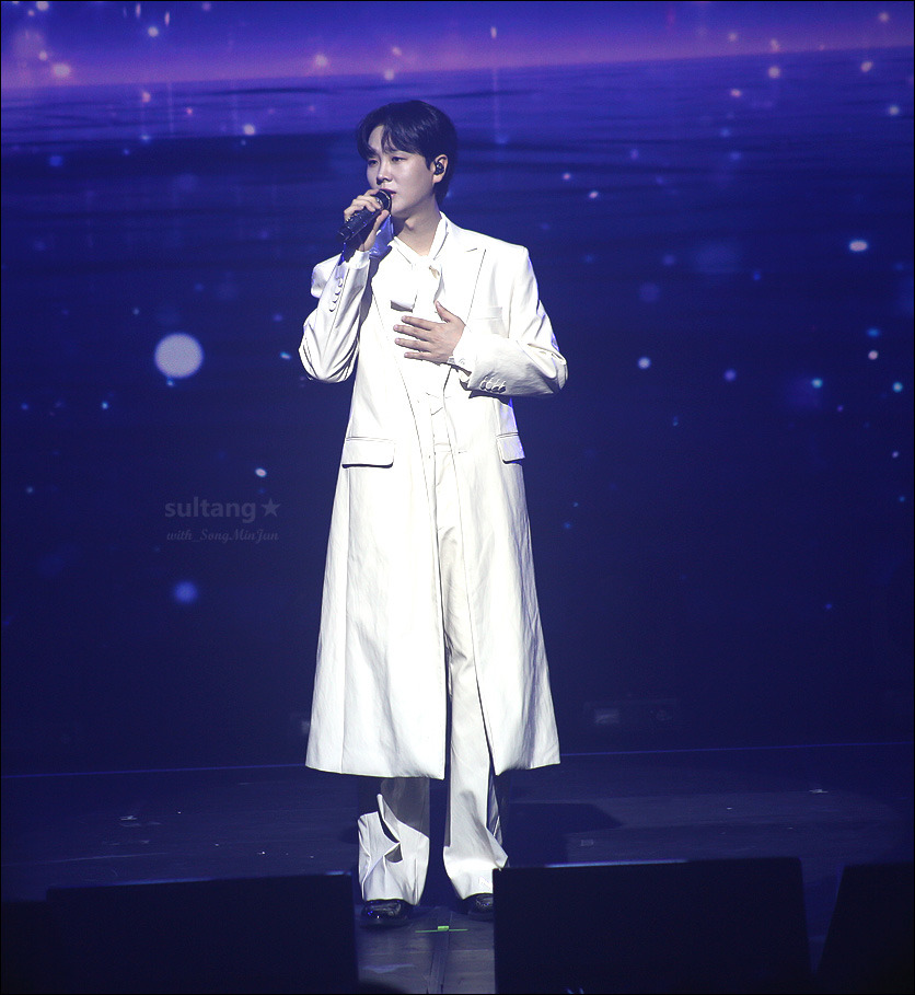 A moment captured by a fan of Song Minjun