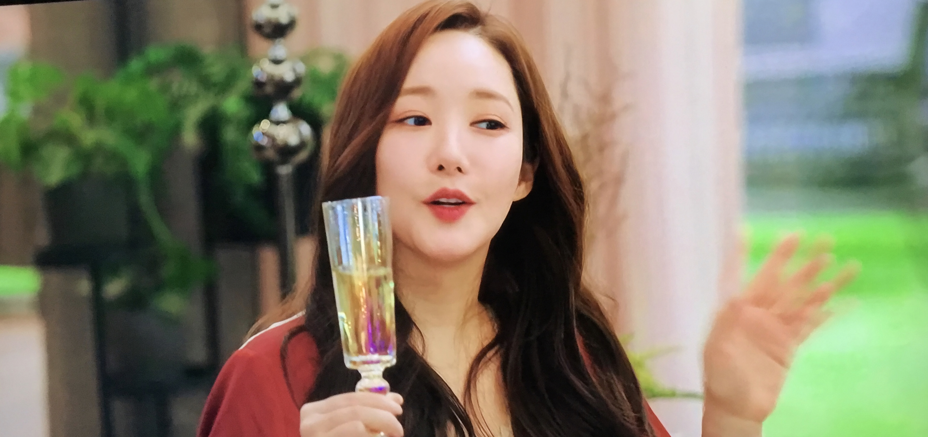 Behind-the-scenes cut of Park Minyoung
