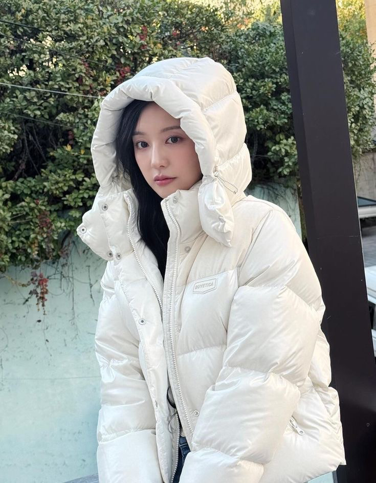 Recent activity shot of Kim Jiwon