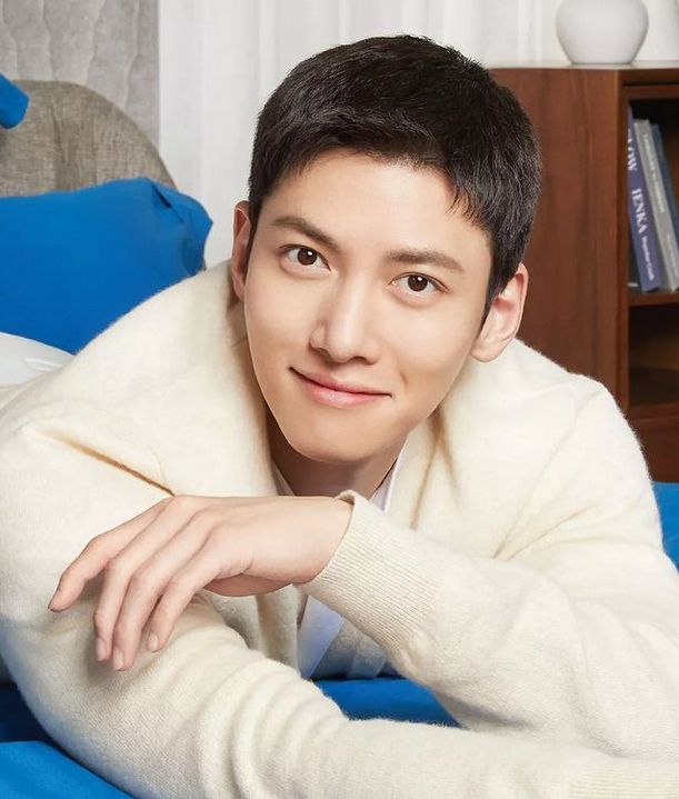 Behind-the-scenes cut of Ji Changwook