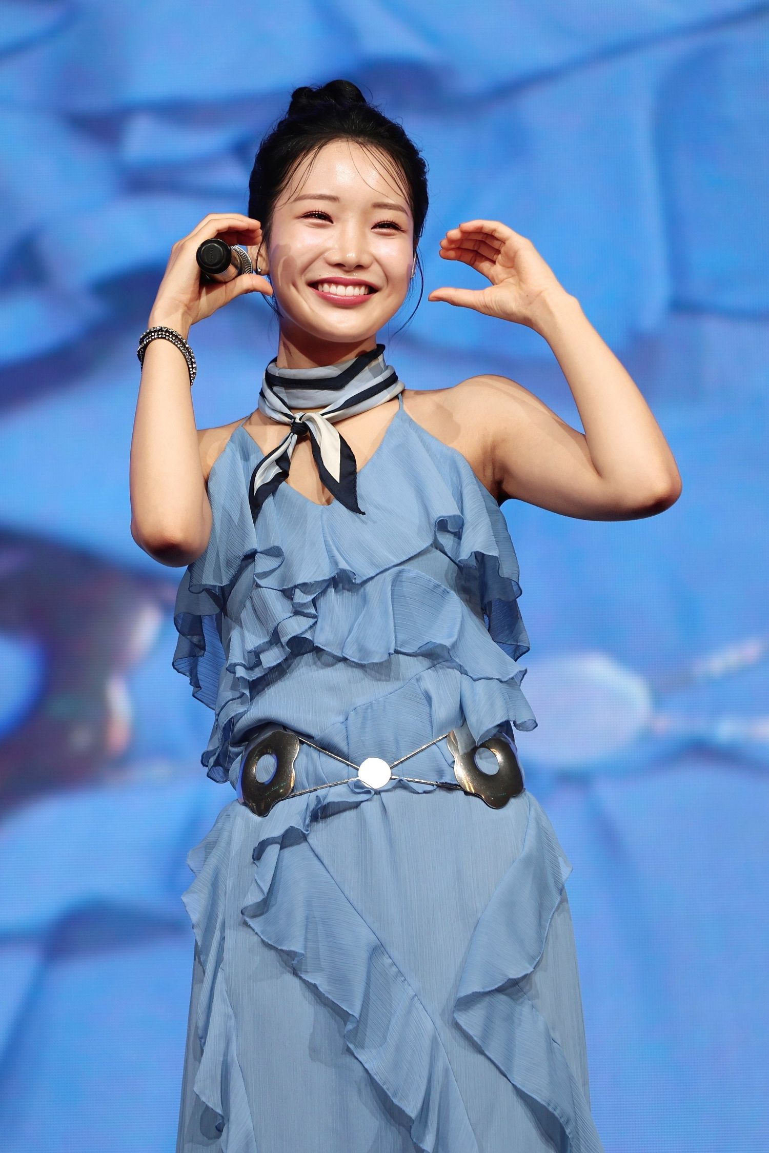 A moment captured by a fan of Kim Soyeon (2004)