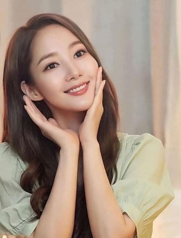 Recent activity shot of Park Minyoung