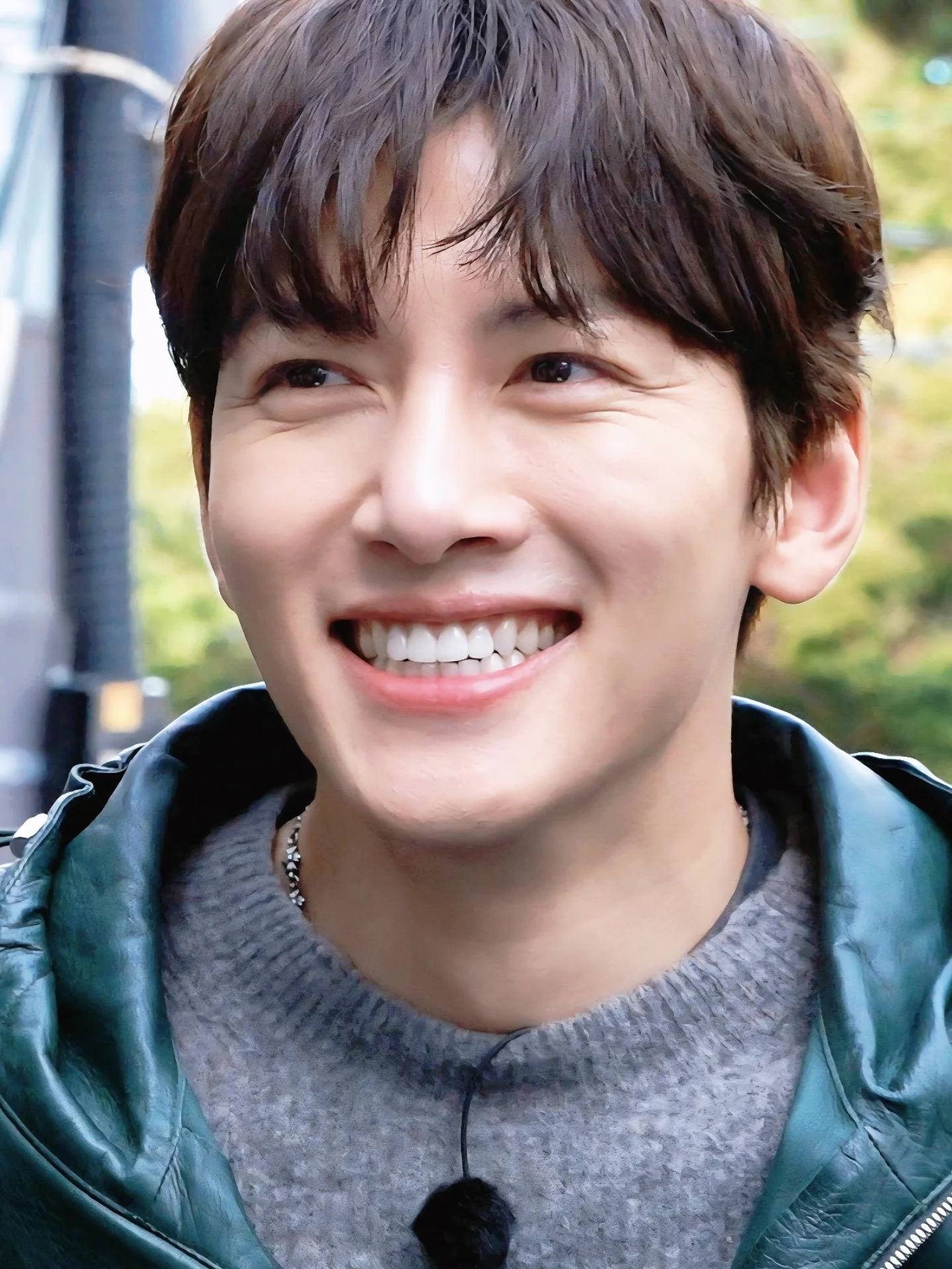 粉絲拍下的池昌旭瞬間