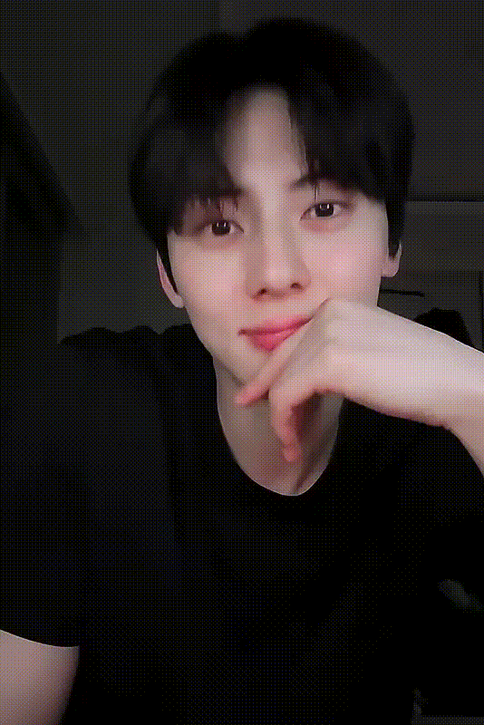 Latest photo of Hwang Minhyun