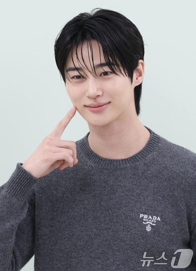 边佑锡的近期活动照