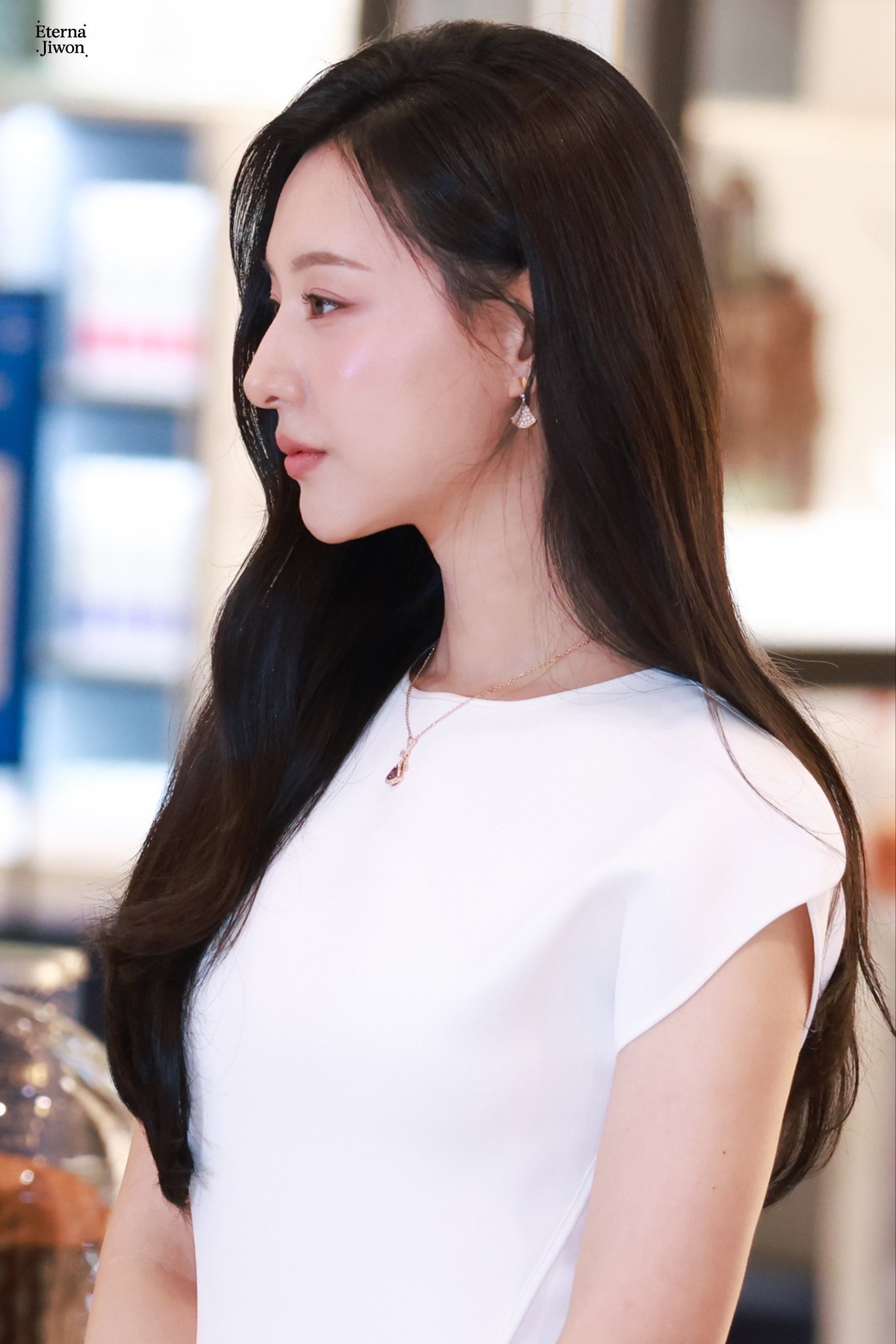 A moment captured by a fan of Kim Jiwon