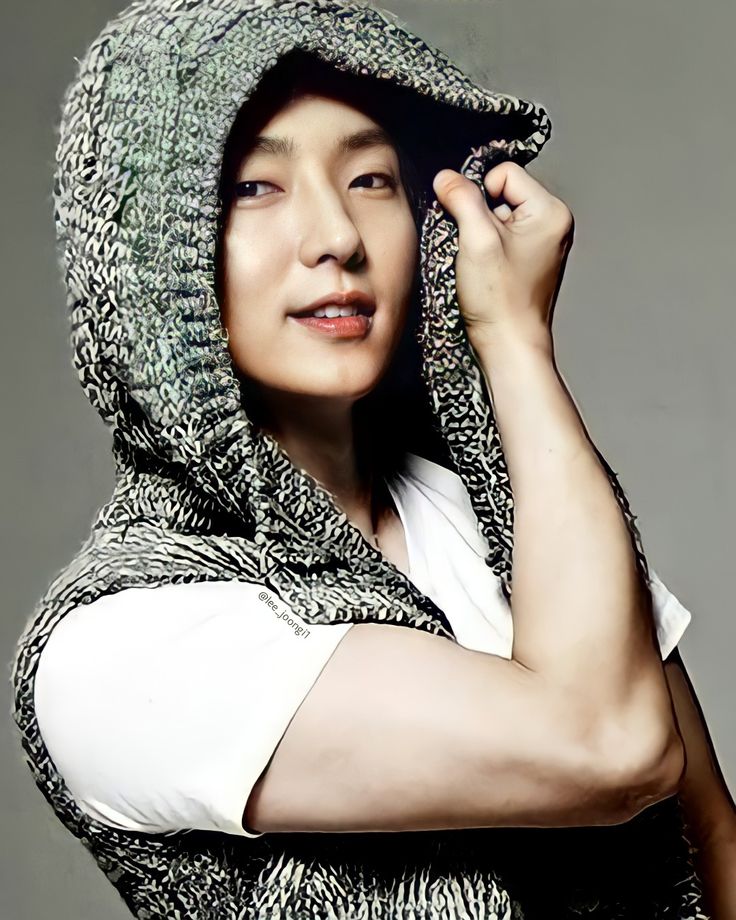 Recent activity shot of Lee Joongi