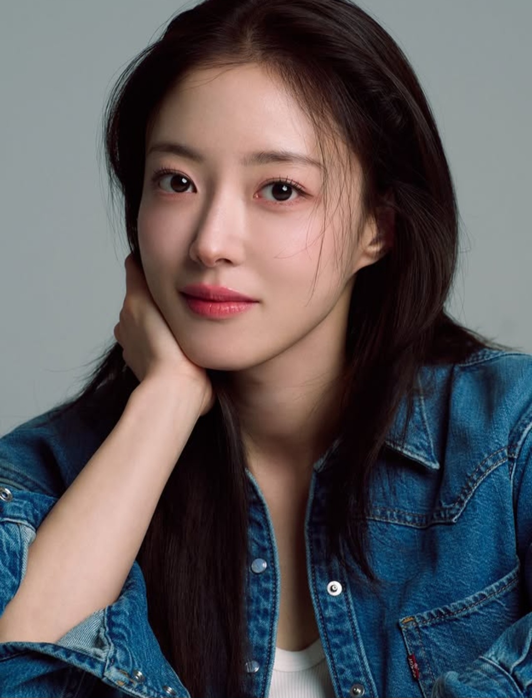 Behind-the-scenes cut of Lee Seyoung